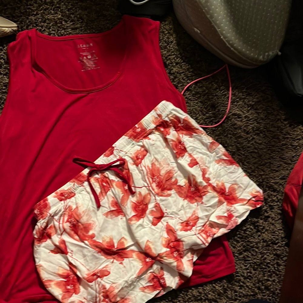 Serra from Aldi sleep set.  Tank and shorts Large.